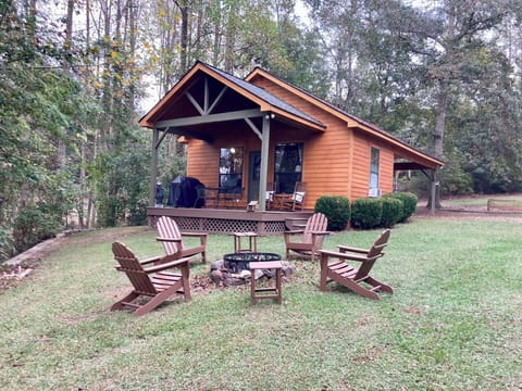 Private Cabin on large waterfront lot