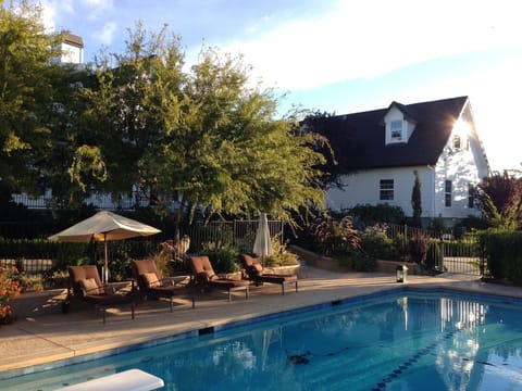 Carriage Loft, Pool and Spa.
