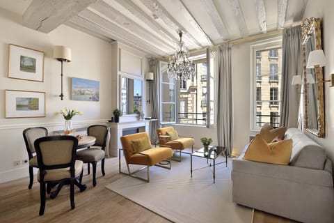 Welcome to the gorgeous living room our Castillon rental!