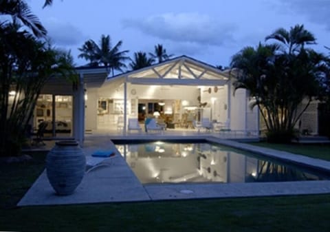 Elegant Hale Maluhia