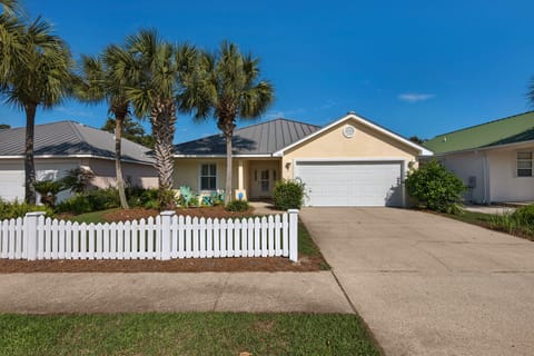 The Blarney Stone - 4 bedroom cottage in Maravilla Resort.