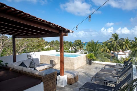 Rooftop Terrace: Exquisite Beach View + Splash Pool + Private Lounge Area