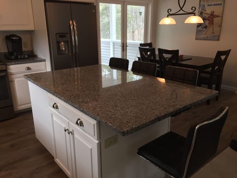 Bar seating for 4 persons