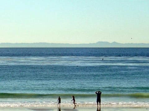 See Catalina island in clear day