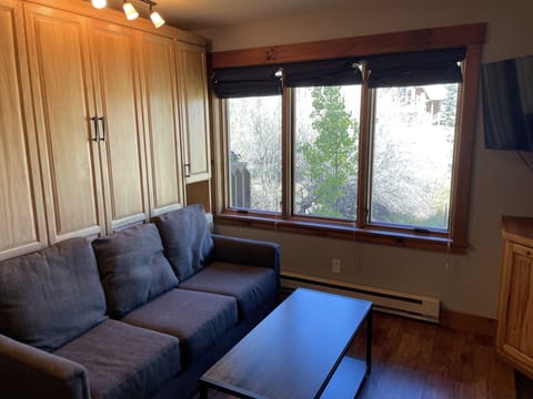 Corner unit has good light