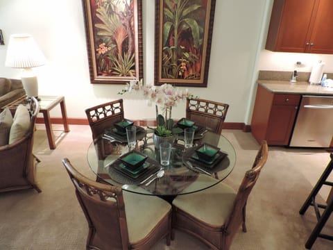 Total seating for dining for up to 10 people.  