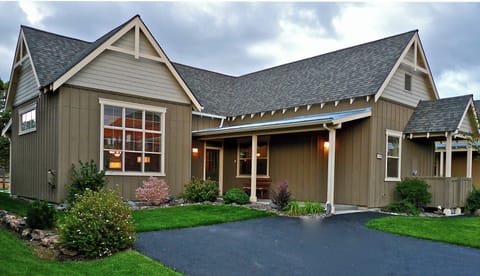 Welcome to The Bear's Den, owners owned and operated! Park up to 2 vehicles.