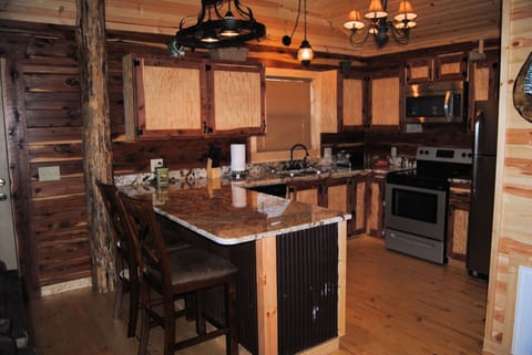 Luxury Kitchen -Fully Stocked