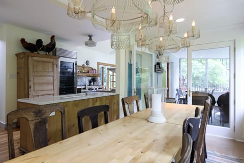 dining table & kitchen
