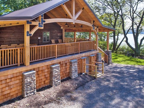 Welcome to Cayuga Cabins!
