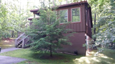 MAGNOLIA CABIN