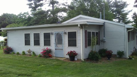 Quiet, comfy cottage