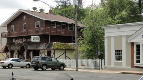 Brookside Bar and Grill, great burgers and vast draft beer selection