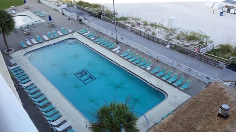 East Pool
(NOT a view from my condo)