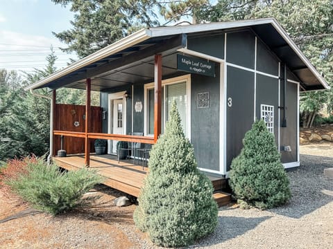 Maple Leaf Cottage #3