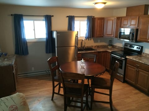 Full Kitchen, stainless appliances.