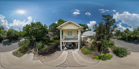 Bird's eye view of the apartment from the edge of 35th street