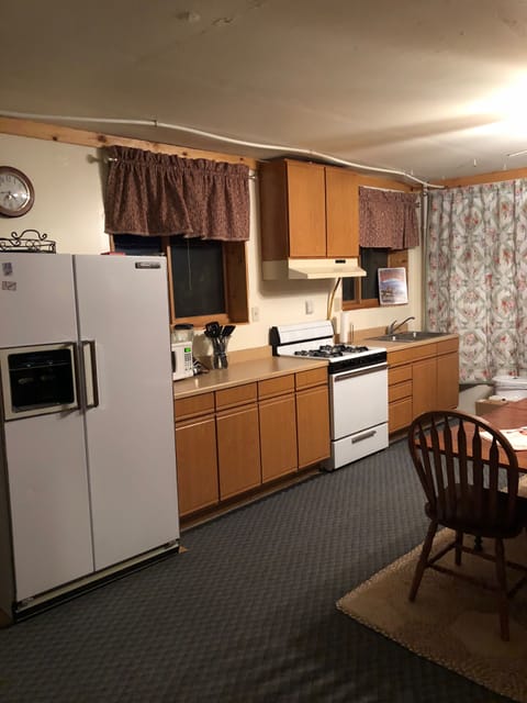 Full kitchen in basement (for your kids to enjoy late nite snacks😀)!