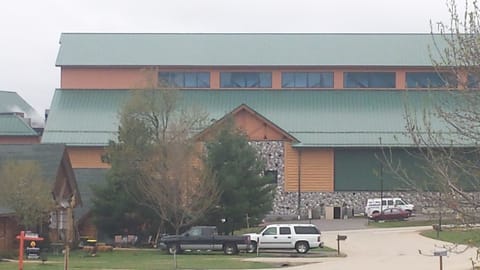 walking distance to water park skatepark and Beach fee required