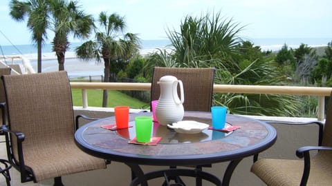 Dine out and enjoy the cooling ocean breeze