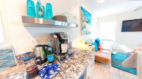 K cup coffee machine and 12 coffee pods for easy ams.  French press available