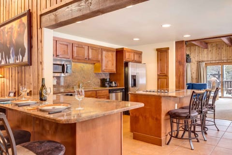 An open kitchen with room for everyone to help with meal prep.