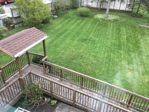 Beatiful back yard and Garden .gazebo Connect to Sun room.enjoy Summer's evening