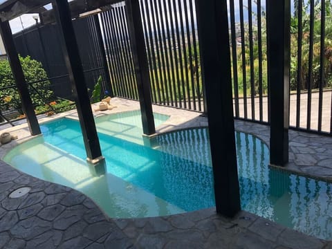 Jacuzzi/pool
