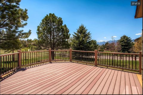 Deck Patio View
Has Patio Furniture & Gas Grill