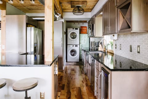 Fully stocked kitchen and laundry. 