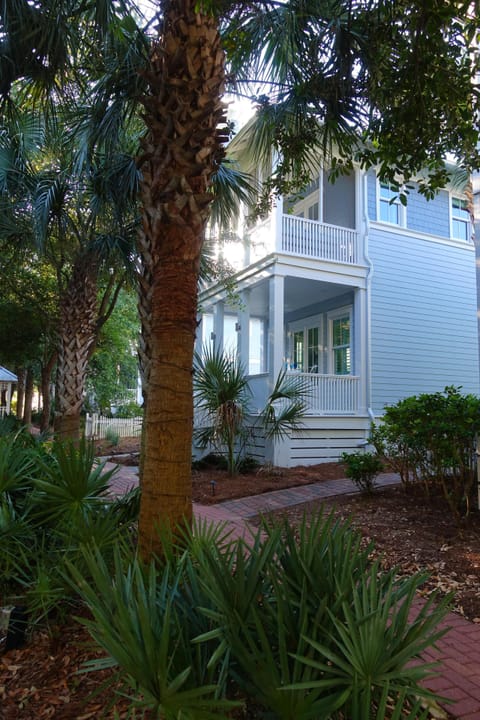 Dual porches overlooking the tree-lined Promenade