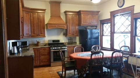 Kitchen with all your fixens 