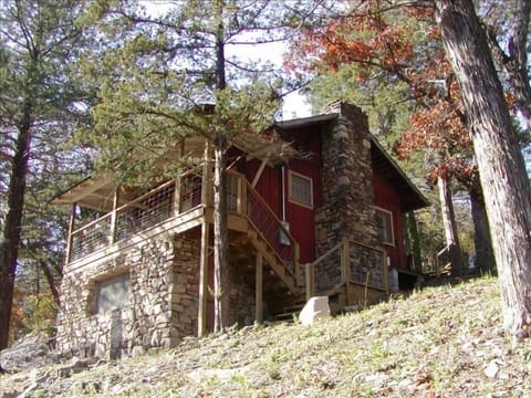 Here it is. This Charming Ozarkian Cabin is just Waiting For You.