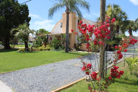 Tropical Tranquility & Relaxing! 