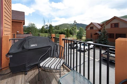 Grill hooked to natural gas line so it's always ready to cook. 