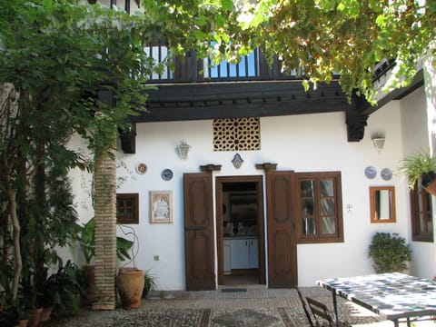 Patio de entrada a la casa
