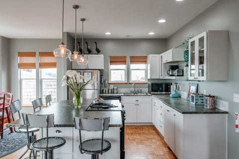 Fully equipped Chef's kitchen