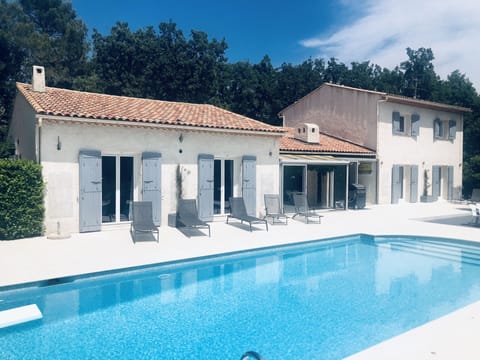 Beautiful villa with South facing aspect and large pool.