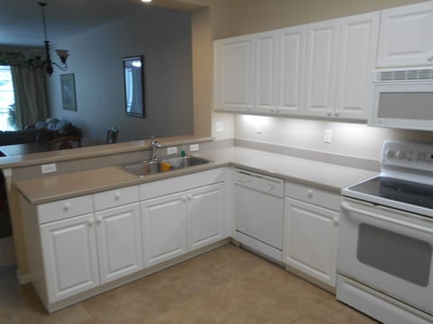 Fully equipped kitchen