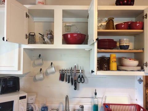 Fully supplied kitchen 