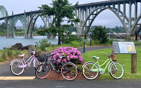 Welcome to Yaquina Bay Club