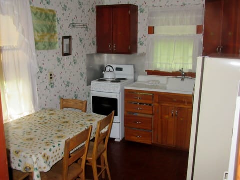 Functional kitchen for light cooking.
