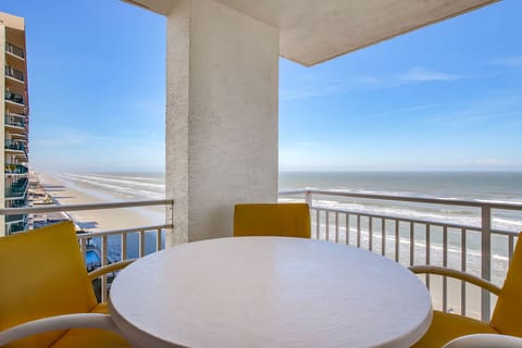 Balcony table with four chairs