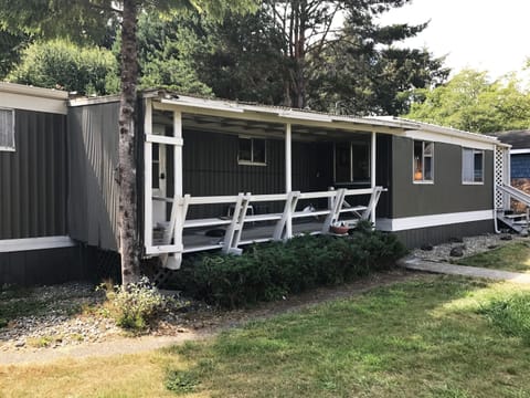 Guest house with front porch/sitting area