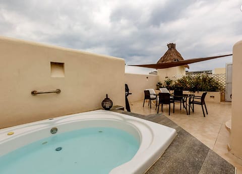 Private rooftop
