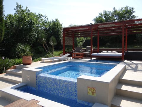 Relax pool terrace