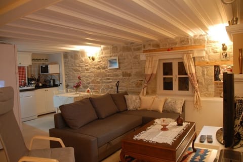 Living room on the garden floor...