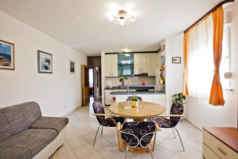 Spacious two bedroom apartment on the 2nd floor of building in residential area