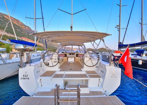 Beneteau Oceanis 48 available to let in Kas with skipper and private chef
