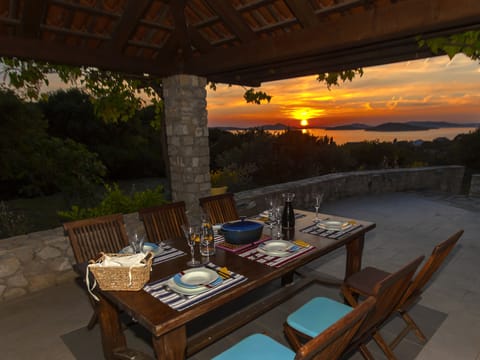 You would love to sit on the terrace for hours and just stare at scenes!